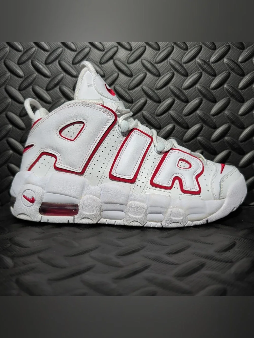 Nike Air More Uptempo White/ Varsity Red Outline (GS) DJ5988-100 size 6y